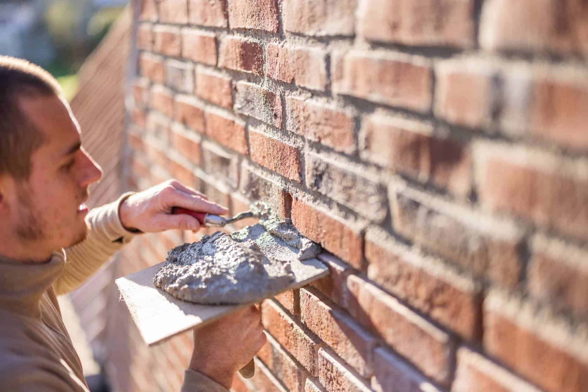 Alt du skal vide om omfugning af murværk for en flottere og sundere facade